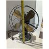 Image 2 : Antique Metal Oscillating Desk Fan w/ Brass Blade 17"x13"
