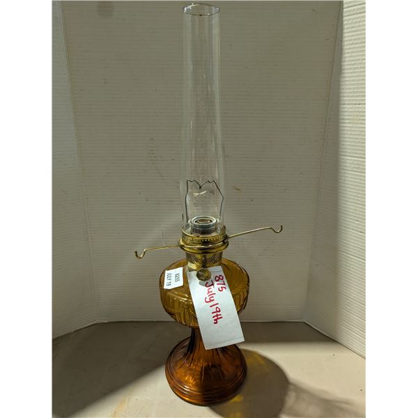 Aladdin Amber Vintage Oil Lamp w/ Lincoln Drape