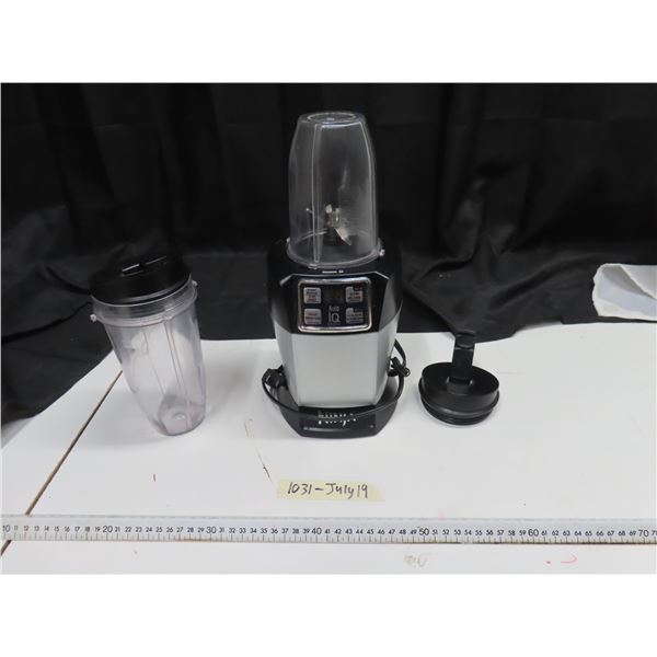 Ninja blender (works)