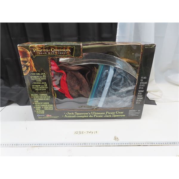 Pirates of the caribbean dead mans chest box costume set