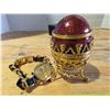 Image 2 : Decorative egg and joan rivers watch