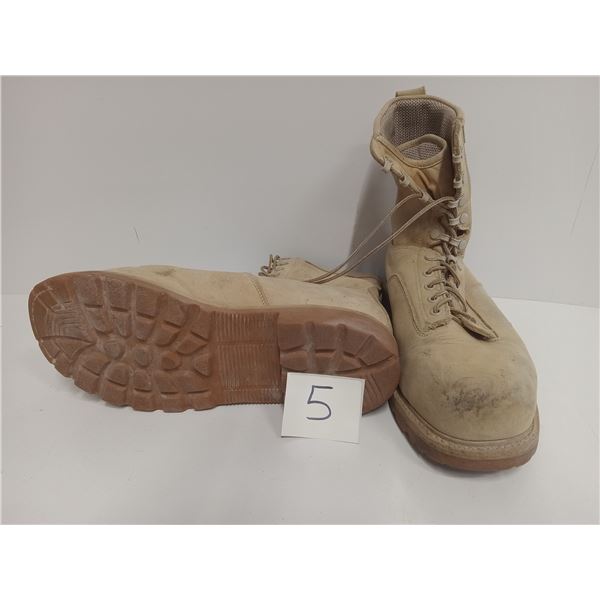 Canadian forces combat safety boots size 11