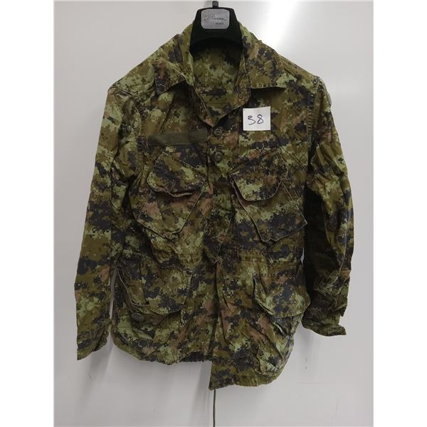Canadian forces combat coat size large