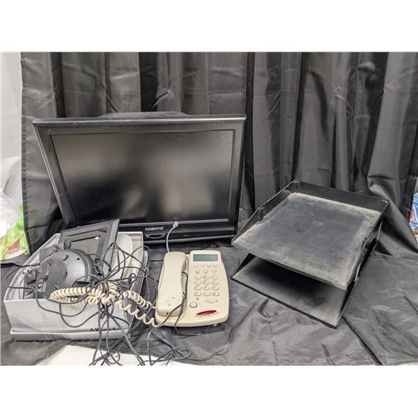 Lot of Vintage Technology (Old Phone, Daenyx TV, and etc.)