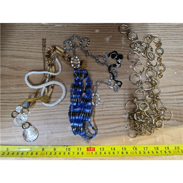 Jewelery belts and necklaces