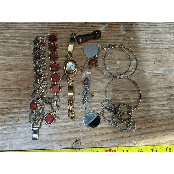 Lot of misc jewelery
