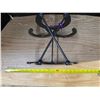 Image 2 : horse shoe design stand