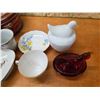 Image 2 : China, tin and nesting chickens