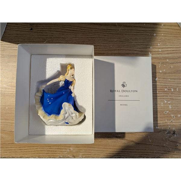 Royal Doulton England Pretty Ladies w/ Certificate of Authenticity "Lauren"