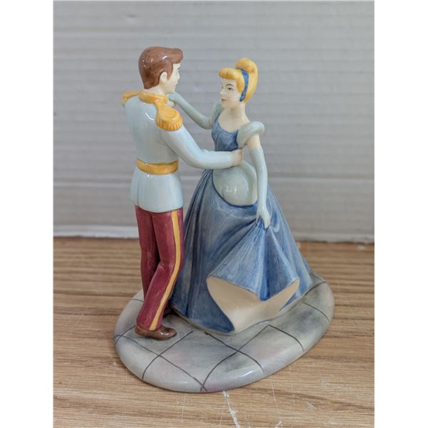 Walt Disney Show Case Royal Doulton England w/ Certificate of Authenticity "Cinderella This is Love"