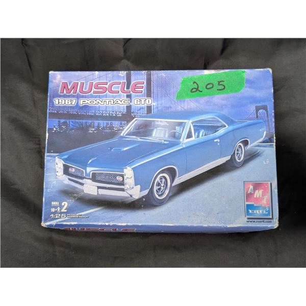AMT ETL 1/25 Scale 1967 Pontiac GTO Model K