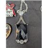 Image 5 : (3) Necklaces (2) Pendants