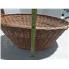 Image 3 : Large vintage wicker laundry basket