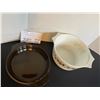 Image 2 : Vintage Pyrex Brown Vine, round, large, England