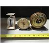 Image 1 : Working clocks and letter weigh scale