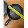 Image 4 : (3) Cast Iron Frying Pans (1) Wagner's 1891 Cookware