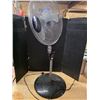 Image 1 : Large fan