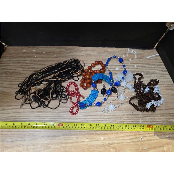 Lot of misc necklaces