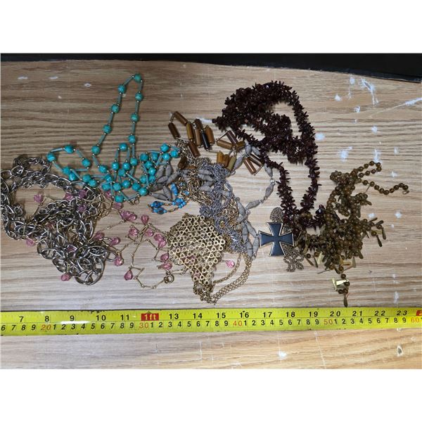 Lot of misc necklaces