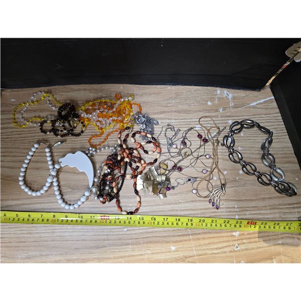 Lot of misc necklaces
