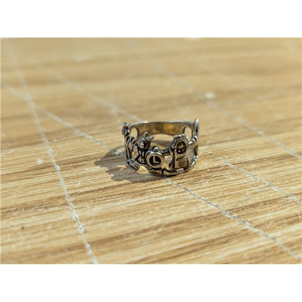 9.25 Silver Ring Vintage Alice In Wonderland Ring Size 13 U53