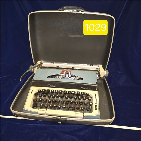 Vintage Portable Eaton Viking Typewriter