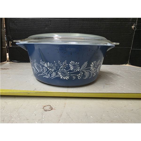 Blue casserole dish with lid
