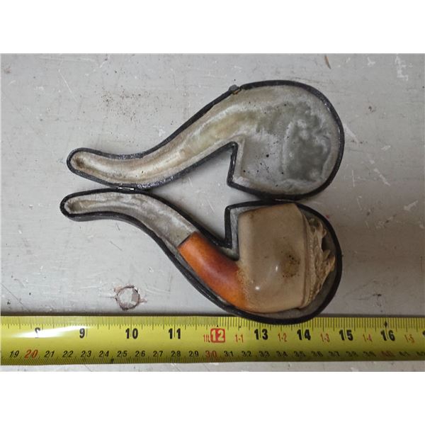 Vintage meeschaum pipe- no stem with horse heads