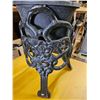Image 2 : Cast Iron Pot Holder