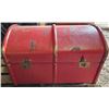 Image 1 : 30x20 Vintage Red Trunk
