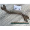 Image 1 : Antique large wrench 20 inch