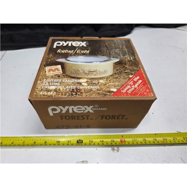 Pyrex Forest casserole dish # 475.61.S- Sealed new in box