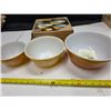 Image 2 : Pyrex butterfly gold 3 piece bowl set # 300-4-S