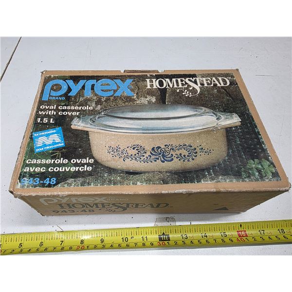Pyrex homestead 1.5l oval casserole dish # 943-48 Sealed new in box