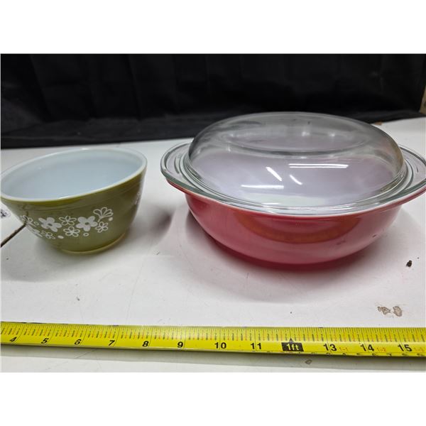 Pyrex pink bowl with lid and green bowl