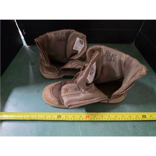Mens work boots- size unknown