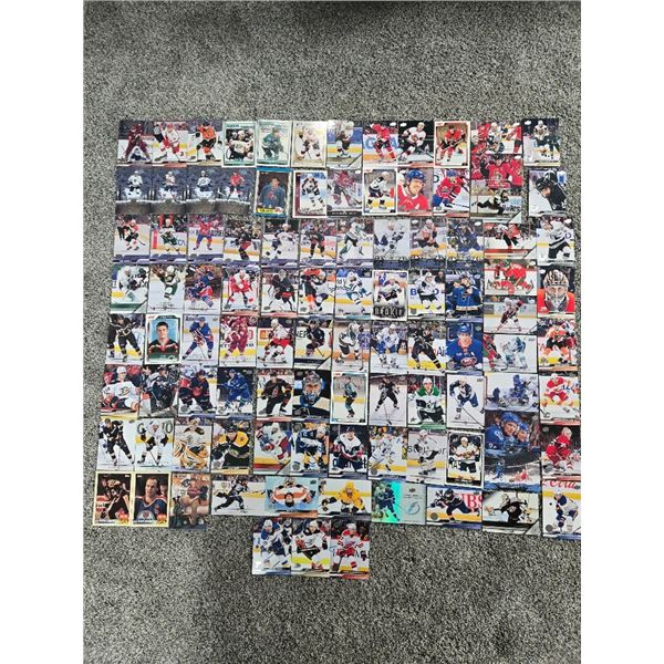 Hockey Card Lot (100 cards) featuring Joe Sakic rookie card (1989 O-Pee-Chee # 113) and numerous oth