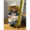 Image 2 : Vintage Porcelain Doll Original Box 12"