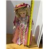 Image 2 : Vintage Porcelain Doll Original Box 17"