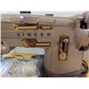Image 5 : Portable Singer Sewing Machine W/ Motor Control and Case Forcover (Doesn't Go On properly anymore)