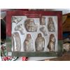 Image 2 : Christmas Decor Various items (For inside Furniture Like Tables, Kitchen items Like Rags and oven Mi