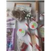 Image 10 : Lot of Christmas Decoration and Paint Brush.