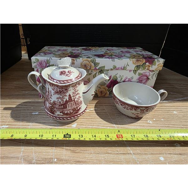 Venetain ceramic tea pot and cup, broken butterfly top on teapot