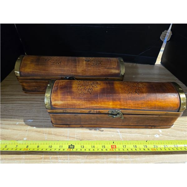 2 wooden jewelery boxes