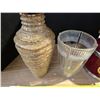 Image 3 : 2 vases and container