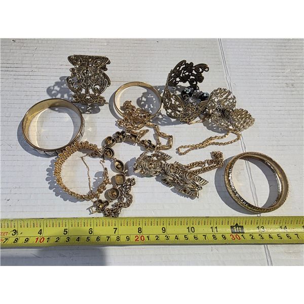 Lot of bracelets