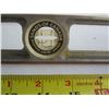 Image 2 : Quality Vintage Aluminum Level 28 inches long in good shape