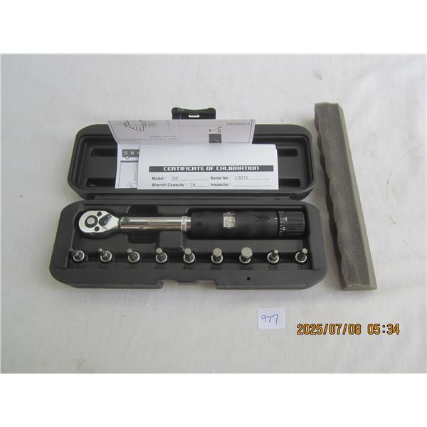 ¼ inch Drive Torque Wrench Ratchet with Bits Case Looks New