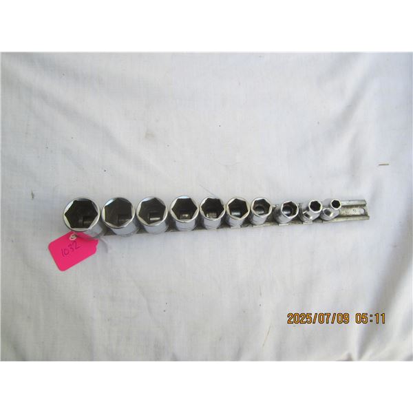 Snap-On Metric Socket Set 19-8mm