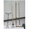 Image 1 : 4 Garden Tools